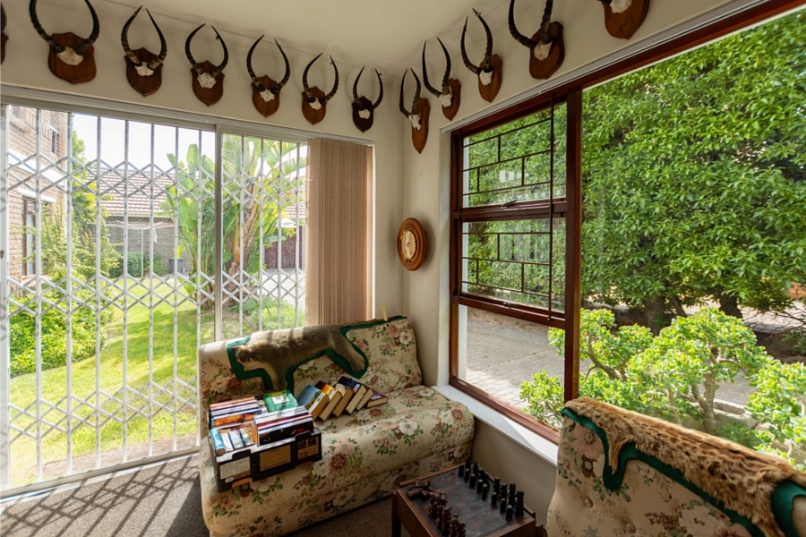 5 Bedroom Property for Sale in Middedorp Western Cape